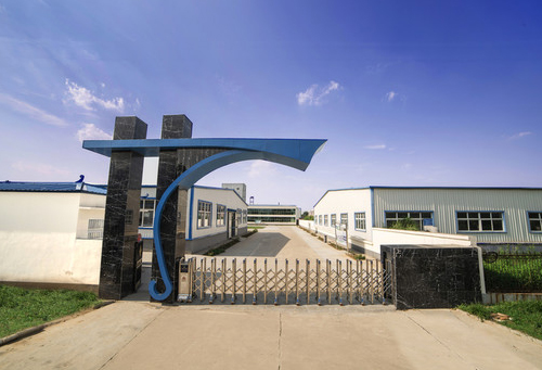 王晶稱贊舒淇情商很高，非池中物：她家境很差總是被欺負，曾因片酬少拒演《臥虎藏龍》:金屬制品廠
