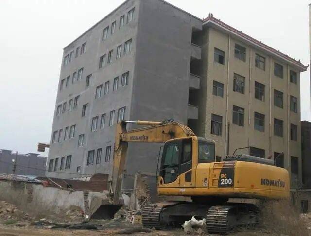 男子獲賠1300萬拆遷款被控告敲詐勒索<strong></p>
<p>金屬制品廠
</strong>，終審無罪獲38萬賠償，本人：堅(jiān)決追究責(zé)任:金屬制品廠
