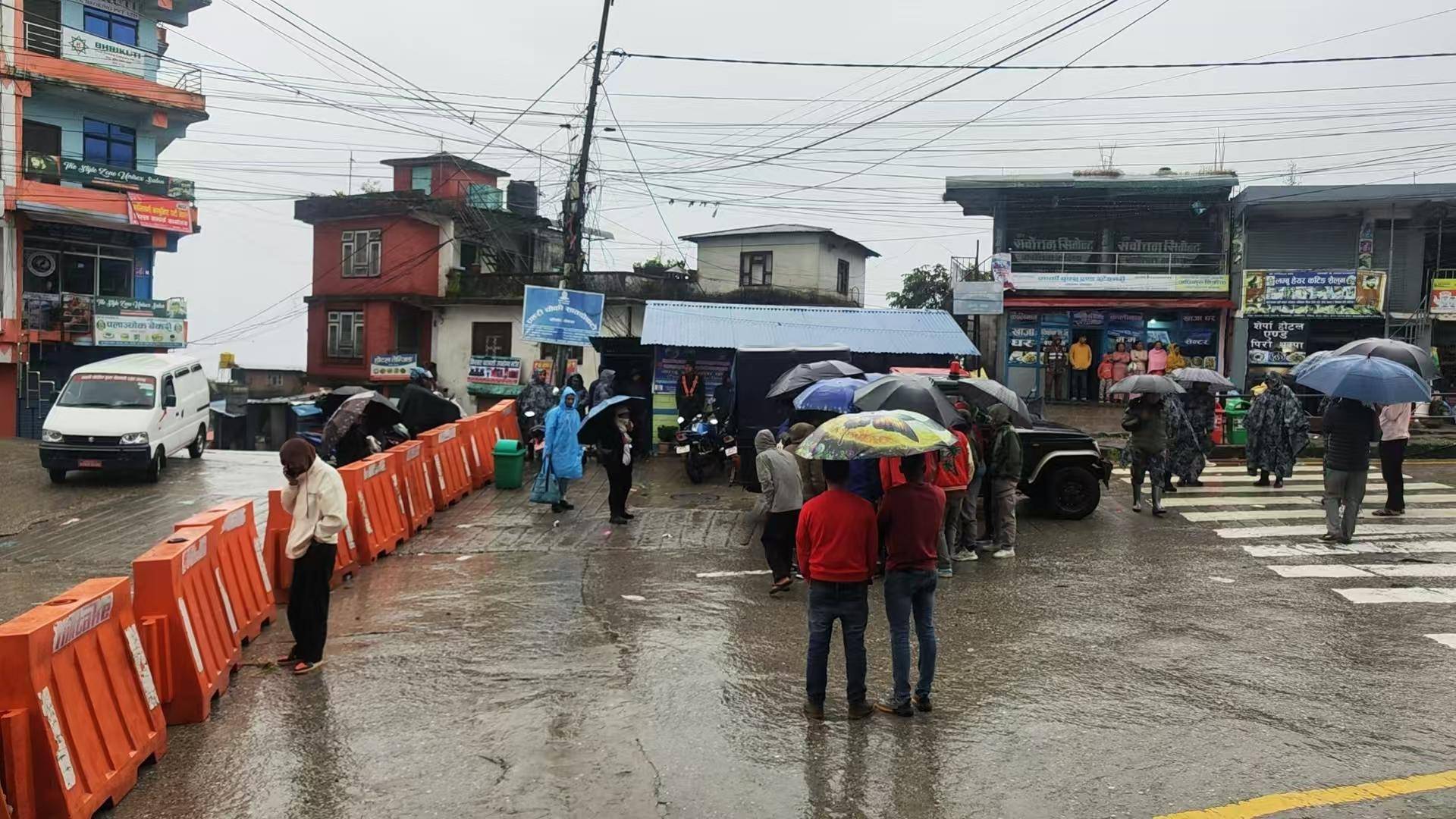 從尼泊爾回國手機遭“保護性關停”，8天仍未恢復 當事人：在海拔4000多米路邊凍到崩潰:金屬制品廠
