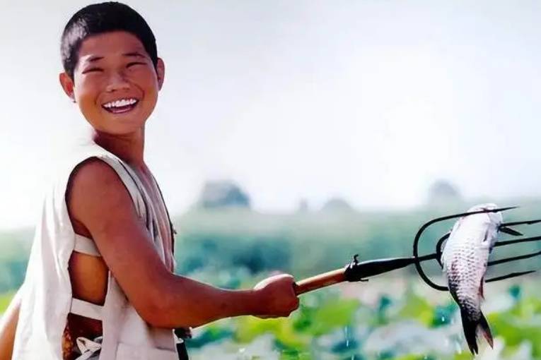 “嘎子”謝孟偉被執(zhí)行超1400萬；此前因穿警服帶貨被行拘7日<strong></p>
<p>金屬制品廠
</strong>，釋放后暫停直播帶貨:金屬制品廠
