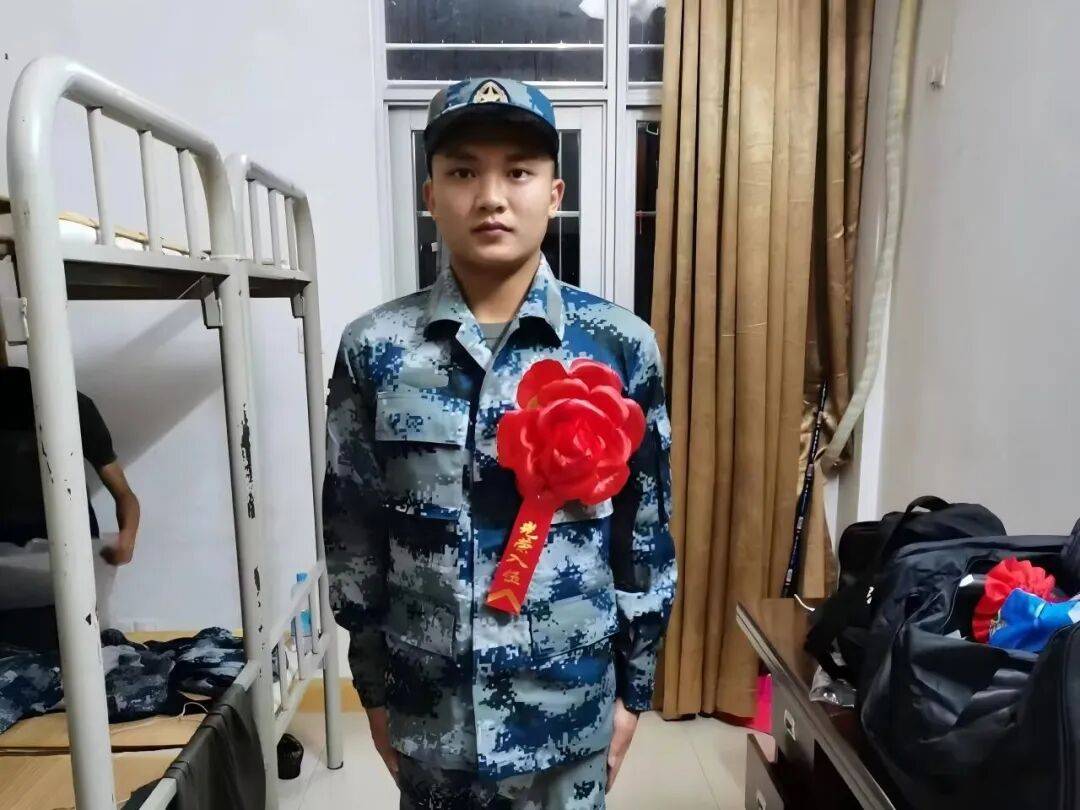 牛！退役半個月<strong></p>
<p>金屬制品廠
</strong>，他第三次入伍！:金屬制品廠
