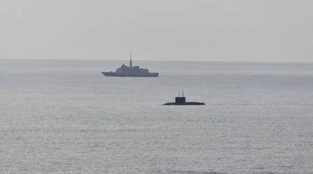 俄潛艇在法國海域因故障緊急上浮？俄黑海艦隊發聲駁斥:金屬制品廠
