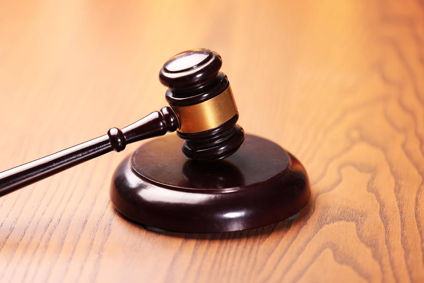 80后男子應聘船員出海打撈金槍魚，嚴重暈船后自縊身亡 家屬獲賠20余萬元:金屬制品廠
