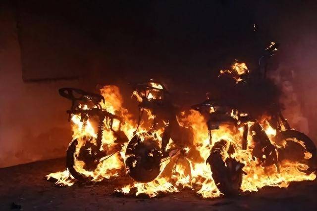 僅僅30秒，男子全身燒傷90%！別再這樣充電！:金屬制品廠
