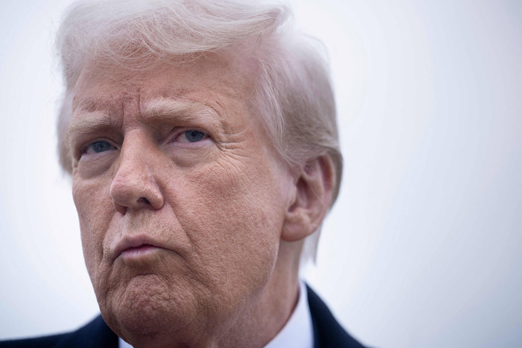 最新！特朗普簽署行政令，對(duì)進(jìn)口中型和重型卡車征收25%關(guān)稅，還將對(duì)這類車征收10%的關(guān)稅:金屬制品廠
